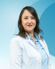 Surgeon Dr. Hande Demir