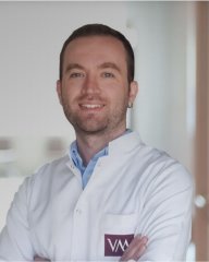 Surgeon Dr. Aydın Önen