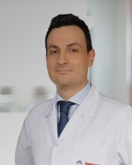 Op.Doktor Emre Aray