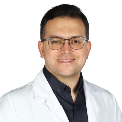 Uz.Doktor Ahmet Kalkışım