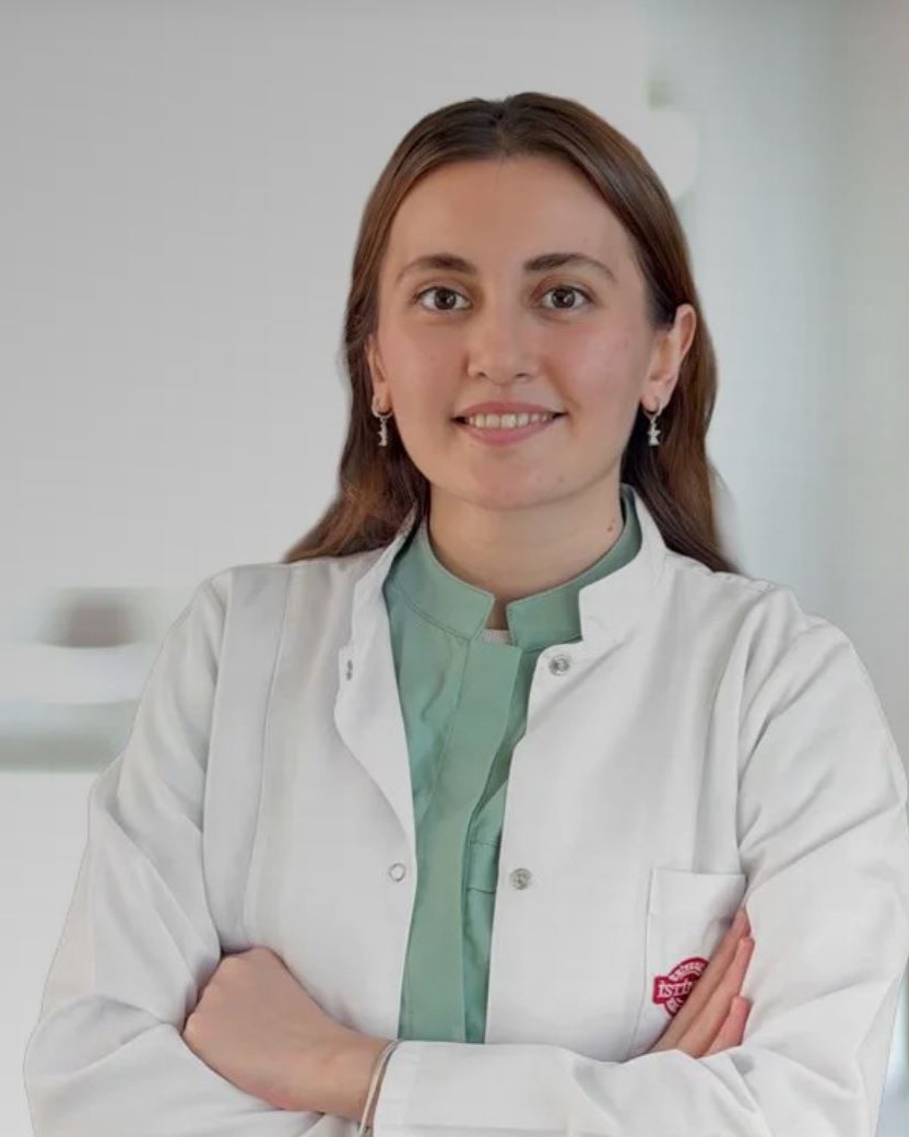 Diş Tabibi Beyza Akdora