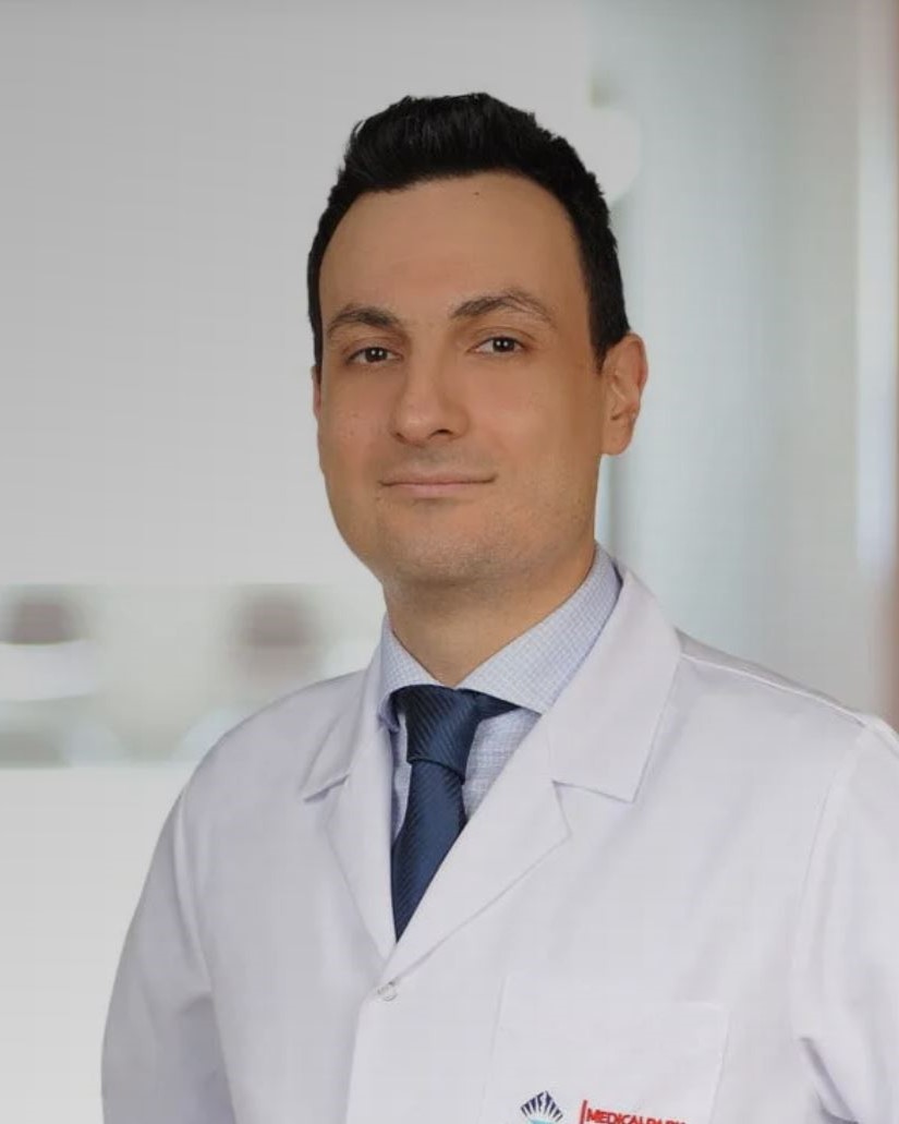 Op.Doktor Emre Aray